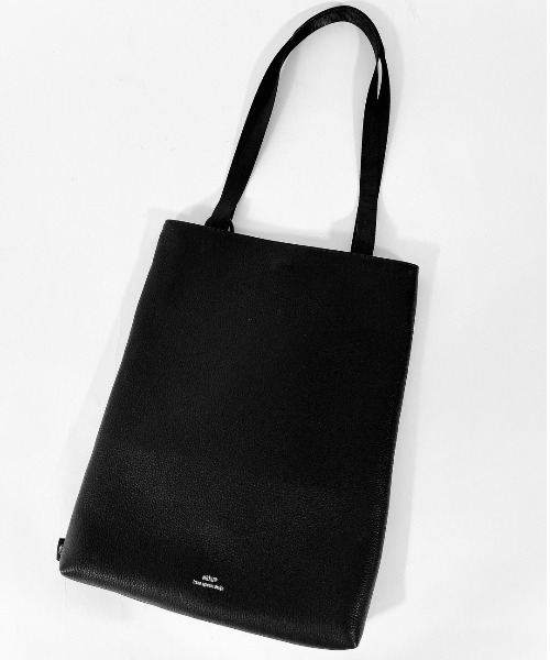 waku（ワク）の「WK-0101　waku　『KURO Series』 ひねり金具付きトート　※A4収納可（トートバッグ・メンズ・ブラック・FREE）」の8枚目の写真