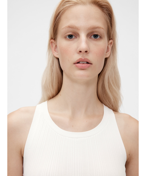 GapStudio(ギャップスタジオ)の「GapStudio リブ タンクトップ(タンクトップ・レディース・ホワイト/オレンジ/ネイビー・S/M/XXS/XS/L/XL)」の4枚目の写真