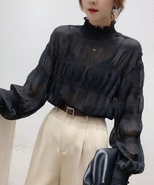 maison de LATIR(メゾンドラティール)の「シアー素材シャーリング長袖シャツブラウス(シャツ/ブラウス・レディース・ホワイト/ブラック・FREE)」の4枚目の写真