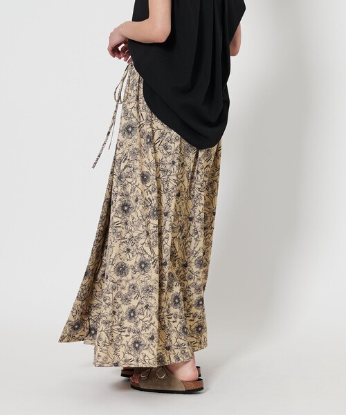BEAUTY&YOUTH UNITED ARROWS（ビューティーアンドユースユナイテッドアローズ）の「【WEB限定/日比谷花壇コラボアイテム】フラワープリント ギャザーマキシスカート -ウォッシャブル-（スカート・レディース・ブラック/ベージュ/オフホワイト・FREE）」の7枚目の写真