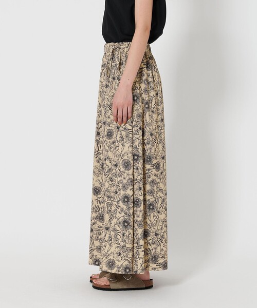 BEAUTY&YOUTH UNITED ARROWS（ビューティーアンドユースユナイテッドアローズ）の「【WEB限定/日比谷花壇コラボアイテム】フラワープリント ギャザーマキシスカート -ウォッシャブル-（スカート・レディース・ブラック/ベージュ/オフホワイト・FREE）」の13枚目の写真