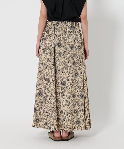 BEAUTY&YOUTH UNITED ARROWS（ビューティーアンドユースユナイテッドアローズ）の「【WEB限定/日比谷花壇コラボアイテム】フラワープリント ギャザーマキシスカート -ウォッシャブル-（スカート・レディース・ブラック/ベージュ/オフホワイト・FREE）」の14枚目の写真