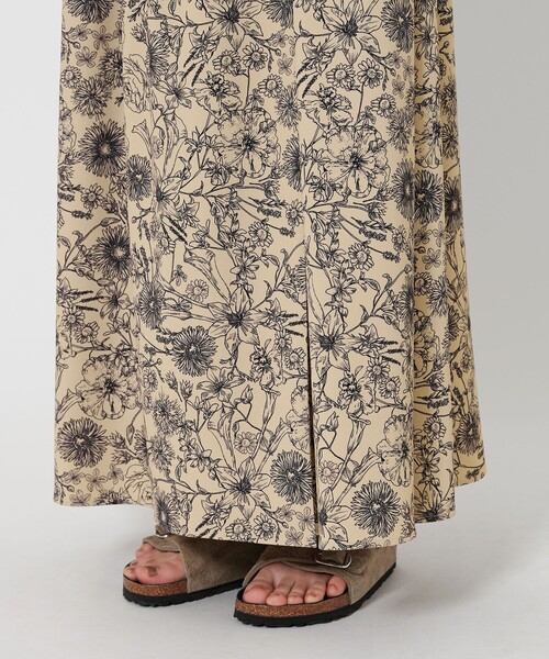 BEAUTY&YOUTH UNITED ARROWS（ビューティーアンドユースユナイテッドアローズ）の「【WEB限定/日比谷花壇コラボアイテム】フラワープリント ギャザーマキシスカート -ウォッシャブル-（スカート・レディース・ブラック/ベージュ/オフホワイト・FREE）」の18枚目の写真