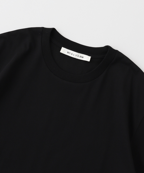 関税込【1017 ALYX 9SM】ロゴ プリント クルーネック Tシャツ 1017 ALYX 9SM グラフィック Tシャツ | ブラック | FARFETCH JP