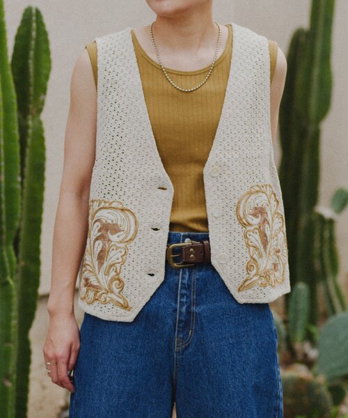 CIAOPANIC TYPY(チャオパニックティピー)の「aguniパッチワーク刺繍ベスト(ベスト・レディース・ベージュ/ブラウン・ONE SIZE)」の14枚目の写真