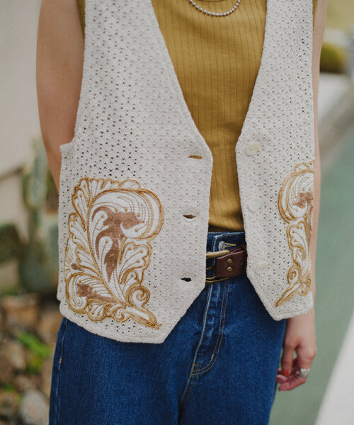 CIAOPANIC TYPY(チャオパニックティピー)の「aguniパッチワーク刺繍ベスト(ベスト・レディース・ベージュ/ブラウン・ONE SIZE)」の19枚目の写真