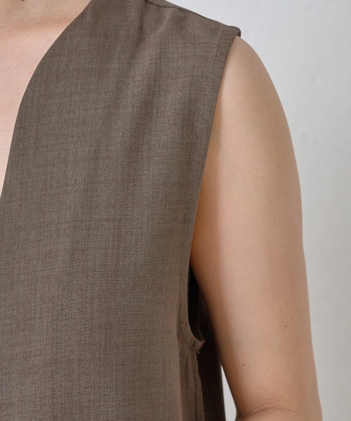 COLONY 2139(コロニートゥーワンスリーナイン)の「Vネックロンパース(つなぎ/オールインワン・レディース・ブラック/ブラウン・FREE)」の22枚目の写真