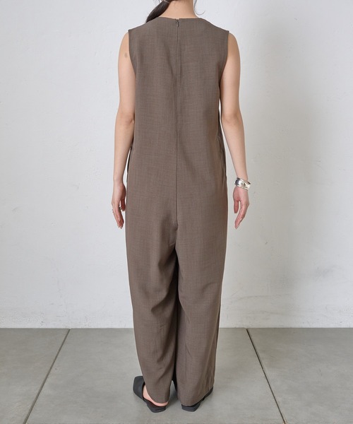 COLONY 2139(コロニートゥーワンスリーナイン)の「Vネックロンパース(つなぎ/オールインワン・レディース・ブラック/ブラウン・FREE)」の19枚目の写真