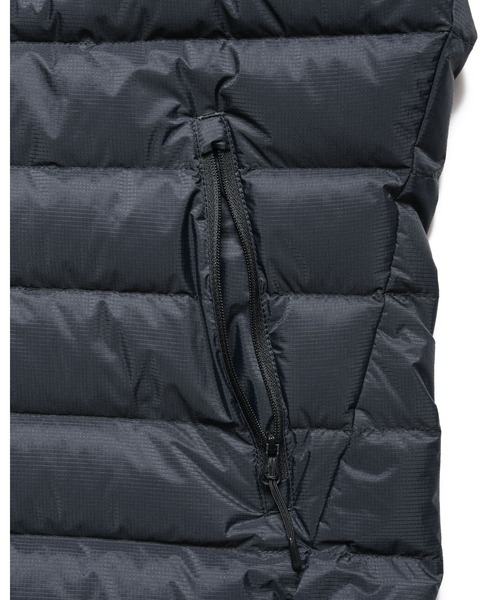 F.C.Real Bristol（エフシーレアルブリストル）の「EXPEDITION DOWN VEST（ダウンベスト・メンズ・セージグリーン/ベージュ/ブラック・X-LARGE/LARGE/MEDIUM/SMALL/XX-LARGE）」の8枚目の写真