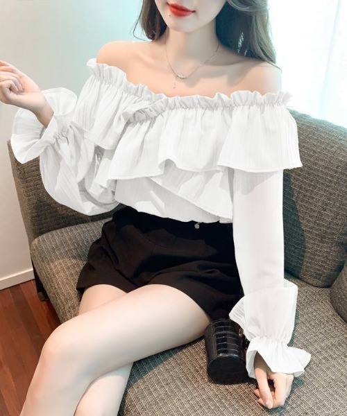 gossip!ロサンゼルス(ゴシップロサンゼルス)の「ストライプボリュームフリル 2wayシルエットオフショルダーブラウス(シャツ/ブラウス・レディース・カーキ/ブラック/ホワイト・FREE)」の14枚目の写真