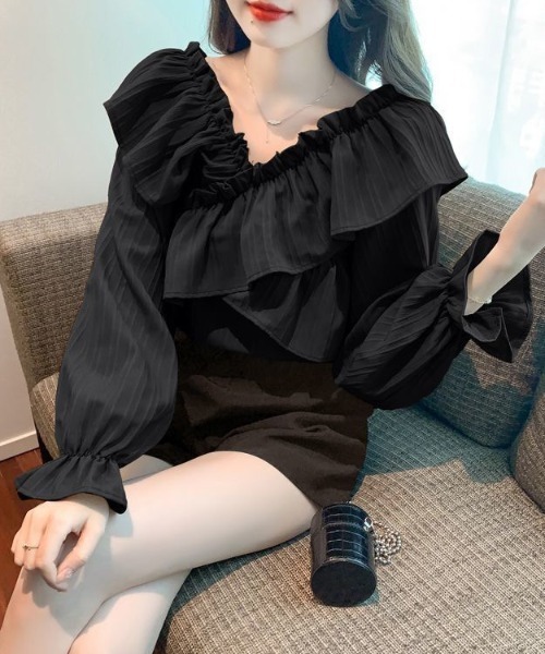 gossip!ロサンゼルス(ゴシップロサンゼルス)の「ストライプボリュームフリル 2wayシルエットオフショルダーブラウス(シャツ/ブラウス・レディース・カーキ/ブラック/ホワイト・FREE)」の13枚目の写真