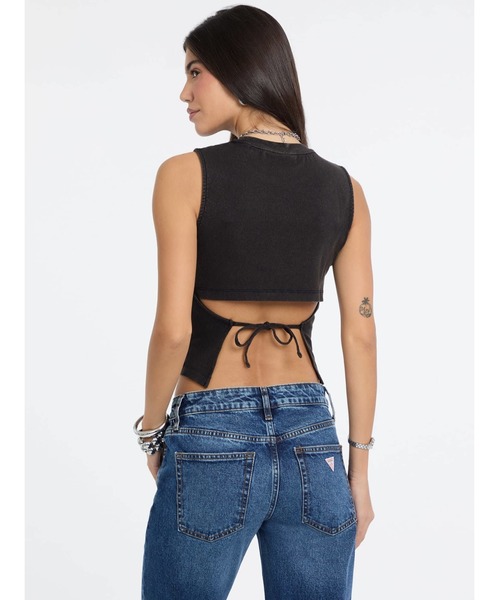 Guess（ゲス）の「GUESS Originals Open Back Script Tee ノースリーブトップス（Tシャツ/カットソー・レディース・ブラック/ホワイト系その他・SMALL/X-SMALL/LARGE/MEDIUM）」の3枚目の写真