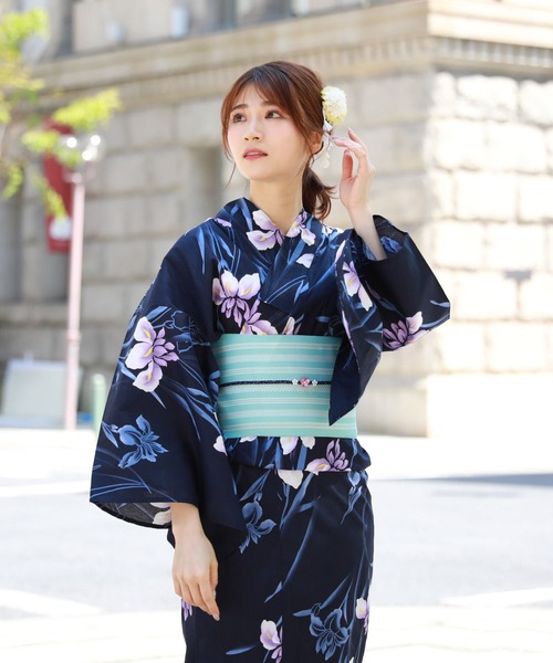 紺の地に染められた、薄紅と薄紫の撫子が美しい注染めの浴衣です 変わり織り綿浴衣3点セット「紺地に紫・紺の菖蒲」（浴衣）｜和