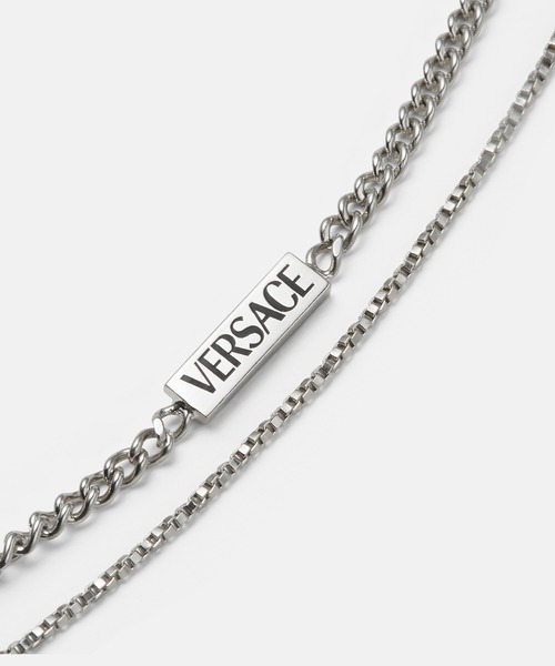 VERSACE（ヴェルサーチ）の「セーフティー ピン ネックレス（ネックレス・メンズ・シルバー・ONE SIZE）」の2枚目の写真