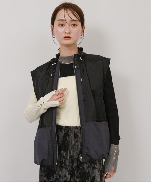 palm RICHE(ポームリシュ)の「異素材切り替えバルーンヘムベスト(ベスト・レディース・ブラック/グレー・M)」の3枚目の写真