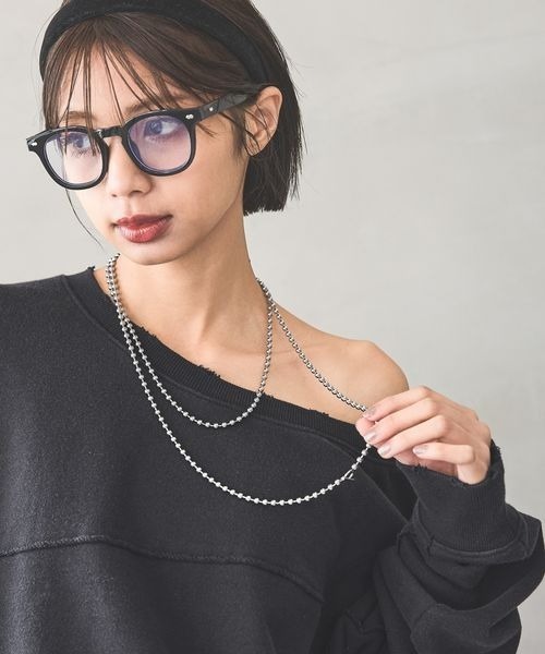 PAGEBOY（ページボーイ）の「【ステンレス素材】ロングボールチェーンネックレス（ネックレス・レディース・ブラック/グレイッシュベージュ・FREE）」の2枚目の写真