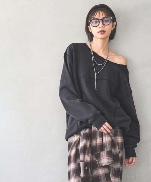 PAGEBOY（ページボーイ）の「【ステンレス素材】ロングボールチェーンネックレス（ネックレス・レディース・ブラック/グレイッシュベージュ・FREE）」の6枚目の写真