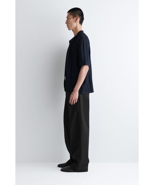 コットンワイドレッグチノ（チノパンツ）｜COS（コス）のファッション