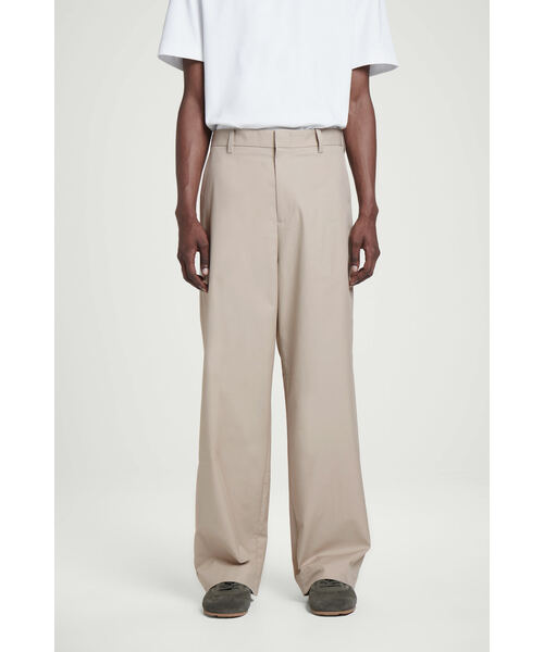 COS チノ ワイドスラックス コットンワイドレッグチノ（チノパンツ）｜COS（コス）のファッション
