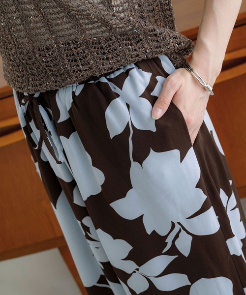 NOAHL(ノアル)の「【NOAHL】ボタニカルパンツ(その他パンツ・レディース・ブラウン系/ブラック系・M/S)」の16枚目の写真