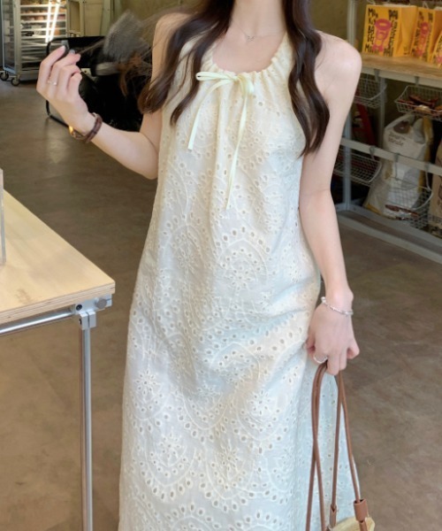 Aelina(エリナ)の「ノースリーブワンピース(ワンピース・レディース・ホワイト/ベージュ・F)」の7枚目の写真
