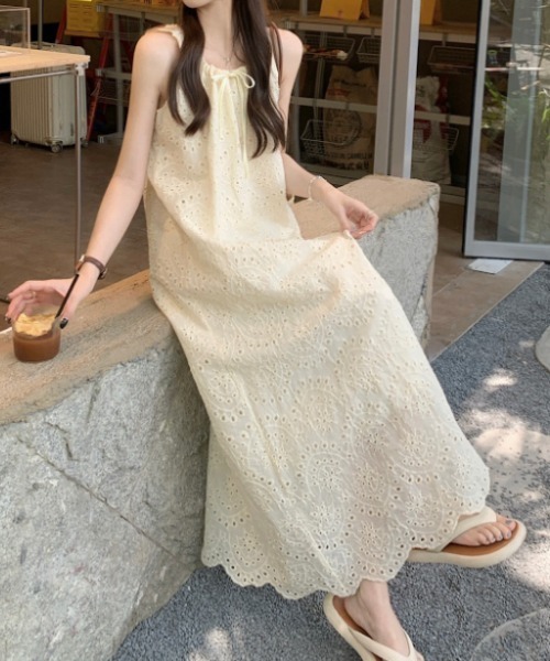 Aelina(エリナ)の「ノースリーブワンピース(ワンピース・レディース・ホワイト/ベージュ・F)」の6枚目の写真