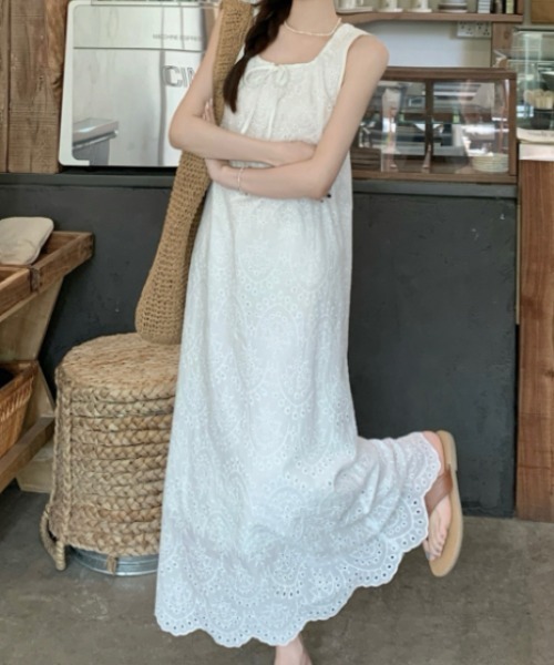 Aelina(エリナ)の「ノースリーブワンピース(ワンピース・レディース・ホワイト/ベージュ・F)」の18枚目の写真
