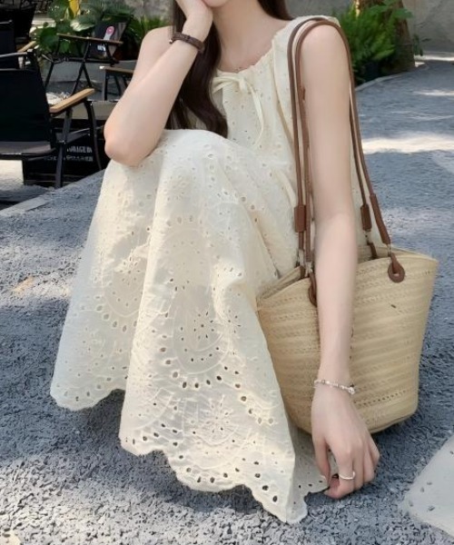 Aelina(エリナ)の「ノースリーブワンピース(ワンピース・レディース・ホワイト/ベージュ・F)」の9枚目の写真