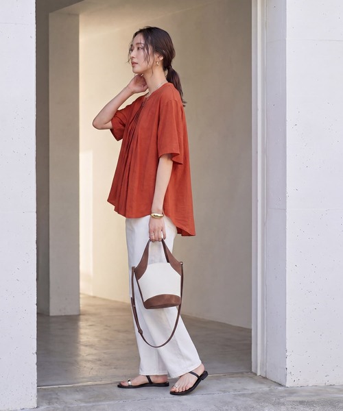 STYLE DELI（スタイルデリ）の「【LUXE】シボ生地プリーツタック５分袖ブラウス（Tシャツ/カットソー・レディース・ブルー系/オレンジ・FREE）」の4枚目の写真