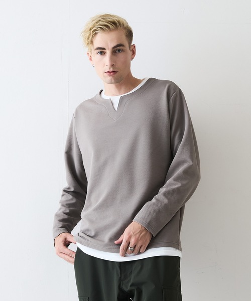 Blue Standard (ブルースタンダード)の「【Blue Standard/ブルースタンダード】ドライリップル フェイクレイヤード キーネックロンT カットソー 吸水速乾 ストレッチ イージーケア さらさら快適 晩夏初秋(Tシャツ/カットソー・メンズ・ライトグレー/ブラック/ホワイト・LARGE/X-LARGE/MEDIUM)」の7枚目の写真