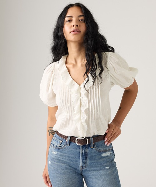 Levi's(リーバイス)の「Levi's/リーバイス ジゼル ラッフル ブラウス(シャツ/ブラウス・レディース・ホワイト・M/S/XS)」の1枚目の写真