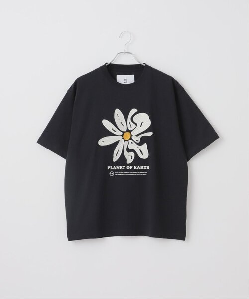 B.C STOCK(ベーセーストック)の「《追加3》【PLANET OF EARTH】フラワー エンブロイダリーTシャツ(Tシャツ/カットソー・メンズ・アイボリー/チャコールグレー/ホワイト/ライトグレー・MEDIUM/LARGE)」の3枚目の写真