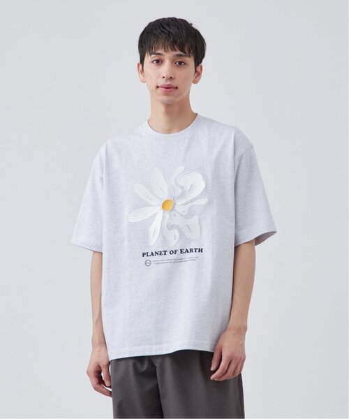 B.C STOCK(ベーセーストック)の「《追加3》【PLANET OF EARTH】フラワー エンブロイダリーTシャツ(Tシャツ/カットソー・メンズ・アイボリー/チャコールグレー/ホワイト/ライトグレー・MEDIUM/LARGE)」の9枚目の写真