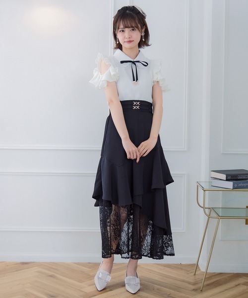 couture BY ROJITA(クチュールバイロジータ)の「ショルダーラッフルフリルトップス(Tシャツ/カットソー・レディース・ボルドー/ブラック/ホワイト・FREE)」の8枚目の写真