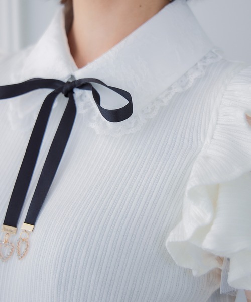 couture BY ROJITA(クチュールバイロジータ)の「ショルダーラッフルフリルトップス(Tシャツ/カットソー・レディース・ボルドー/ブラック/ホワイト・FREE)」の5枚目の写真