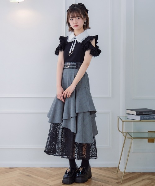couture BY ROJITA(クチュールバイロジータ)の「ショルダーラッフルフリルトップス(Tシャツ/カットソー・レディース・ボルドー/ブラック/ホワイト・FREE)」の17枚目の写真