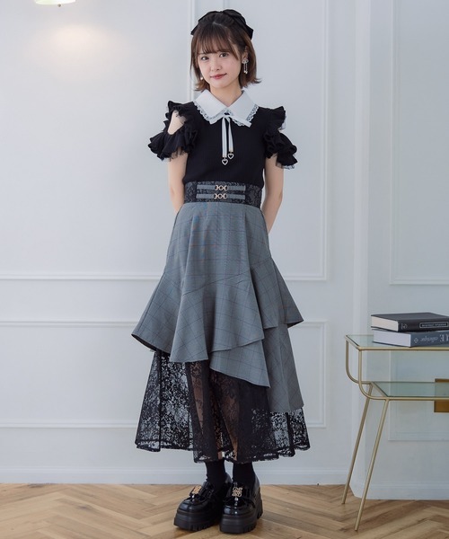 couture BY ROJITA(クチュールバイロジータ)の「ショルダーラッフルフリルトップス(Tシャツ/カットソー・レディース・ボルドー/ブラック/ホワイト・FREE)」の18枚目の写真