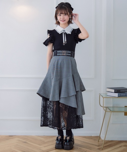 couture BY ROJITA(クチュールバイロジータ)の「ショルダーラッフルフリルトップス(Tシャツ/カットソー・レディース・ボルドー/ブラック/ホワイト・FREE)」の7枚目の写真