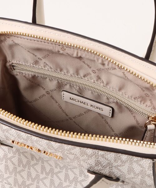 MICHAEL KORS(マイケルコース)の「AVRIL レザー サッチェル スモール - MKシグネチャー(ハンドバッグ・レディース・ベージュ系その他・FREE)」の4枚目の写真