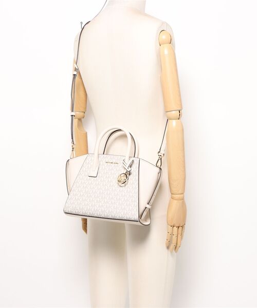 MICHAEL KORS(マイケルコース)の「AVRIL レザー サッチェル スモール - MKシグネチャー(ハンドバッグ・レディース・ベージュ系その他・FREE)」の5枚目の写真