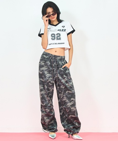 ANAP（アナップ）の「ライン Vネック ゲーミング プリント Tシャツ（Tシャツ/カットソー・レディース・ホワイト/ブラック・FREE）」の6枚目の写真
