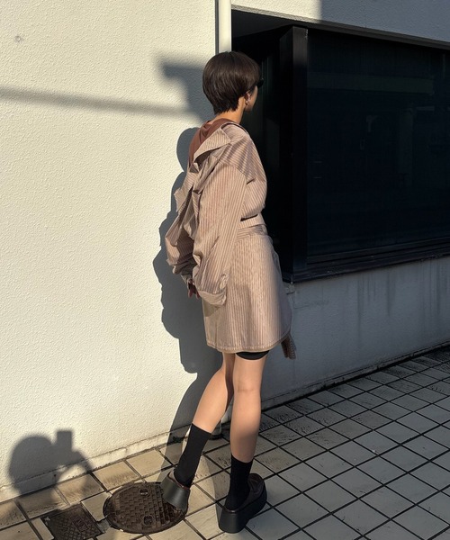 Ameri(アメリ)の「STRIPE SHIRT DETAIL MINI SKIRT(スカート・レディース・ブルー/ブラウン・SMALL/MEDIUM)」の7枚目の写真