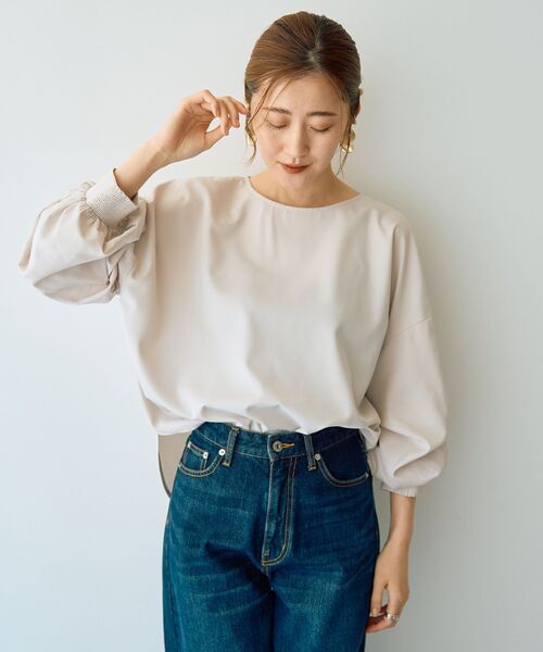 YECCA VECCA（イェッカヴェッカ）の「2wayボリューム袖ブラウス（シャツ/ブラウス・レディース・ライトベージュ/ブルーグリーン/ボルドー/ハウンドトゥース・FREE）」の2枚目の写真