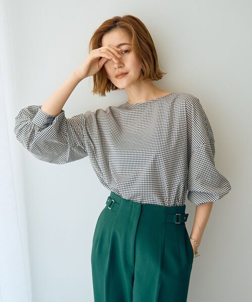 YECCA VECCA（イェッカヴェッカ）の「2wayボリューム袖ブラウス（シャツ/ブラウス・レディース・ライトベージュ/ブルーグリーン/ボルドー/ハウンドトゥース・FREE）」の16枚目の写真