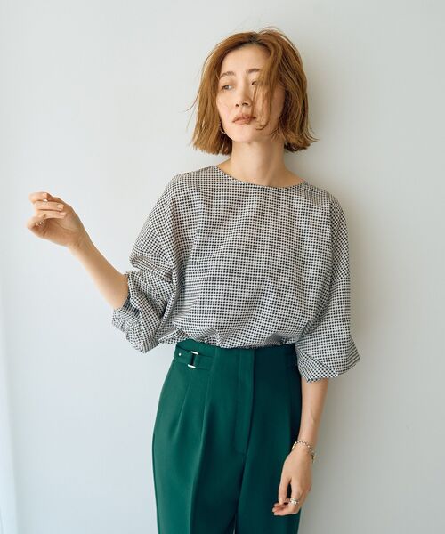 YECCA VECCA（イェッカヴェッカ）の「2wayボリューム袖ブラウス（シャツ/ブラウス・レディース・ライトベージュ/ブルーグリーン/ボルドー/ハウンドトゥース・FREE）」の17枚目の写真