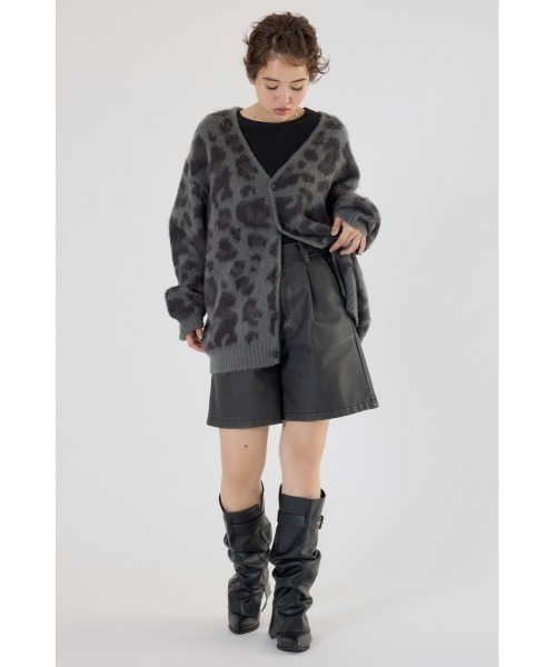 RODEO CROWNS WIDE BOWL（ロデオクラウンズワイドボウル）の「ヴィンテージフェイクレザーハーフパンツ（その他パンツ・レディース・ブラック/ダークグリーン/ブラウン・SMALL/MEDIUM）」の8枚目の写真