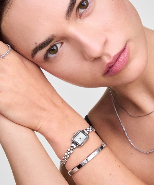 Daniel Wellington(ダニエルウェリントン)の「Quadro Mini 15.4x18.2MM Arch 3-Link レーディス腕時計 シルバー(アナログ腕時計・レディース・シルバー×ブラック/シルバー×ブルー/シルバー・ONESIZE)」の1枚目の写真