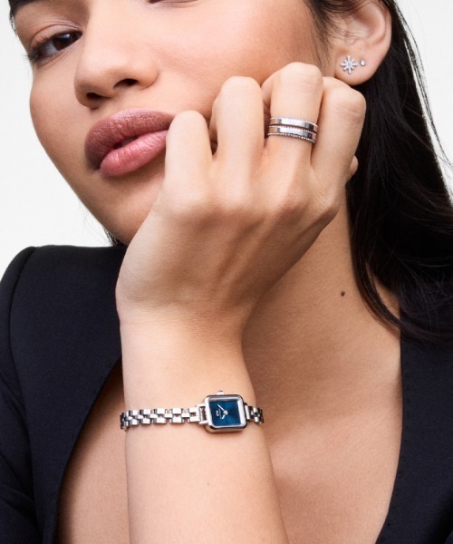 Daniel Wellington(ダニエルウェリントン)の「Quadro Mini 15.4x18.2MM Arch 3-Link レーディス腕時計 シルバー(アナログ腕時計・レディース・シルバー×ブラック/シルバー×ブルー/シルバー・ONESIZE)」の2枚目の写真