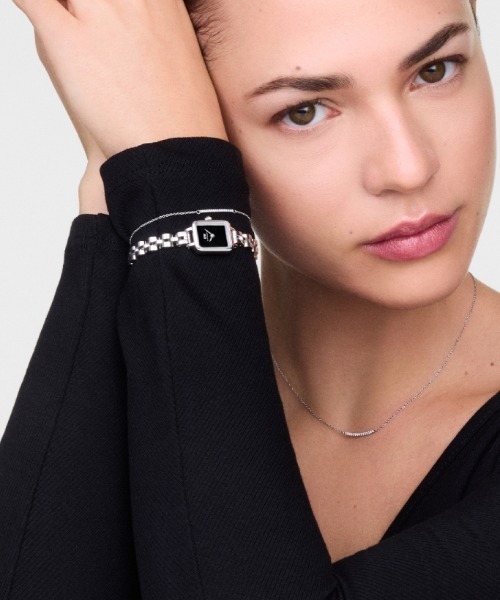 Daniel Wellington(ダニエルウェリントン)の「Quadro Mini 15.4x18.2MM Arch 3-Link レーディス腕時計 シルバー(アナログ腕時計・レディース・シルバー×ブラック/シルバー×ブルー/シルバー・ONESIZE)」の3枚目の写真