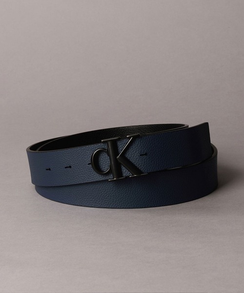 Calvin Klein(カルバン・クライン)の「リバーシブルモノグラム バックルベルト(ベルト・メンズ・ブラック系その他・105/85/95)」の3枚目の写真